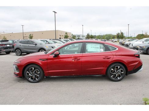 Certified 2024 Hyundai Sonata SEL image 2