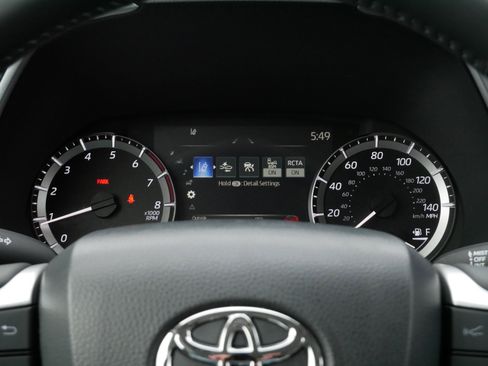 Used 2024 Toyota Highlander XLE image 21
