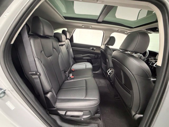 Used 2023 Kia Sorento S w/ Panoramic Sunroof Package AWD/4WD image 26