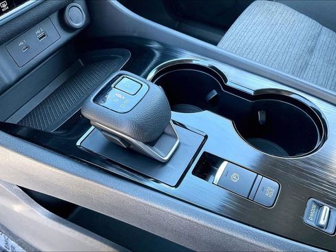 Used 2023 Nissan Rogue SV image 15