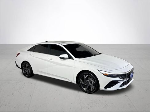 Used 2024 Hyundai Elantra Limited FWD image 4