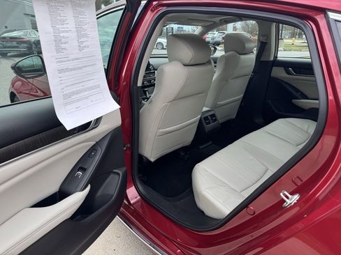 Used 2018 Honda Accord Touring image 25