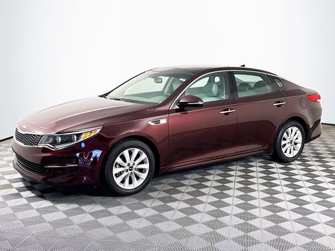 Used 2016 Kia Optima EX w/ Premium Package FWD image 4
