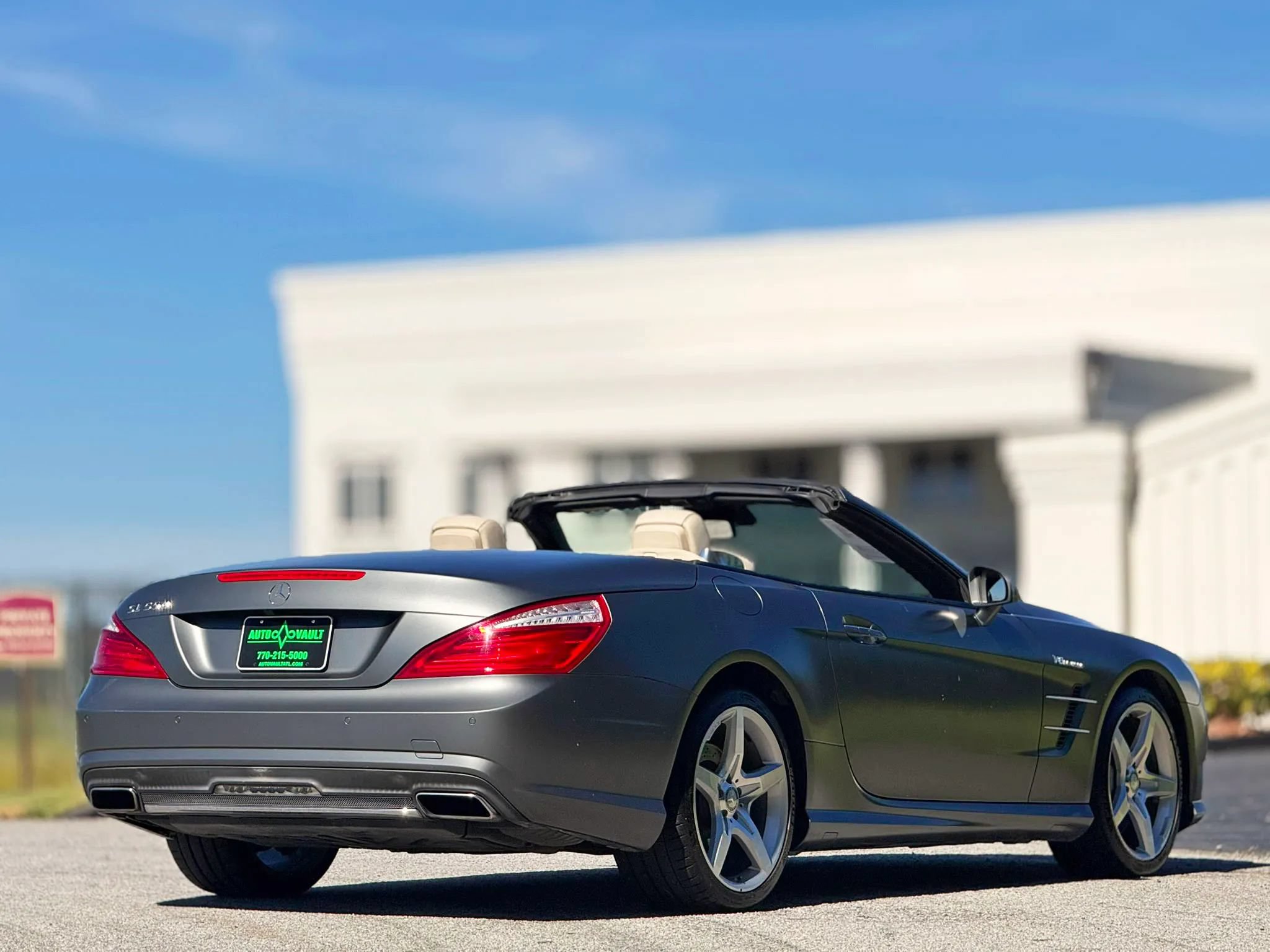 Used 2014 Mercedes-Benz SL 550 w/ Sport Wheel Package image 15