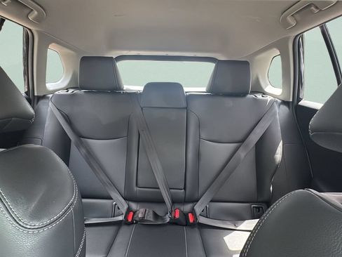 Used 2023 Toyota Corolla Cross XLE FWD image 11