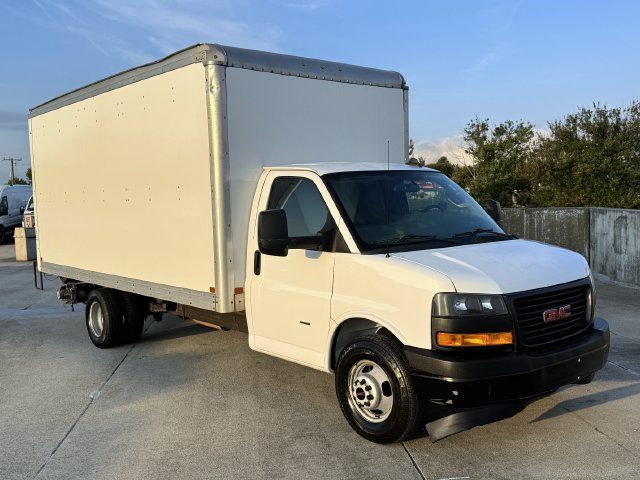 Used 2018 GMC Savana 3500 Extended w/ Power Convenience Package RWD image 2
