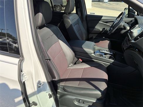 Certified 2025 Honda Ridgeline Black Edition image 36