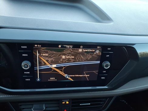 Used 2022 Volkswagen Taos SEL image 18