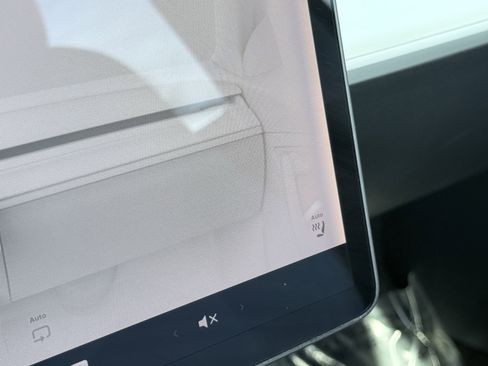 Used 2021 Tesla Model 3 Standard Range Plus image 73