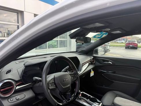 Certified 2025 Chevrolet Trax RS w/ Driver Confidence Package image 8