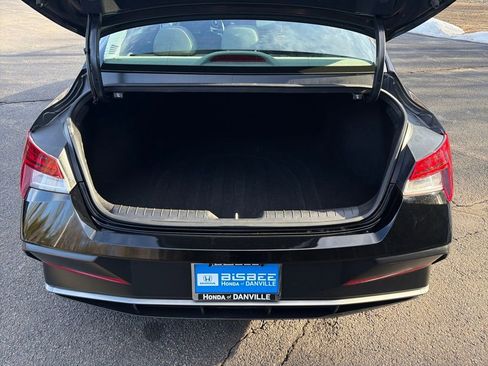 Used 2025 Hyundai Elantra SEL image 19