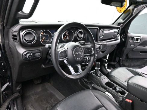 Used 2022 Jeep Wrangler Unlimited Sahara image 14