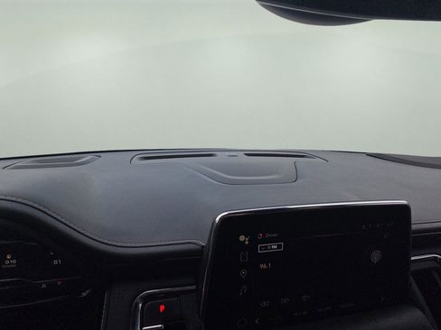 Used 2023 GMC Yukon SLT image 9