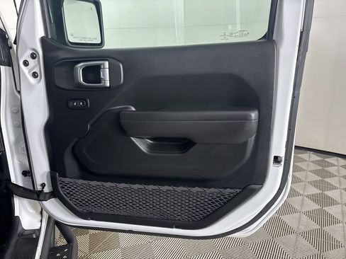 Used 2022 Jeep Wrangler Unlimited Sport image 26