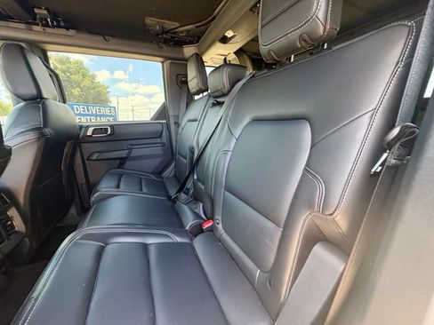 Used 2025 Ford Bronco Outer Banks AWD/4WD image 11