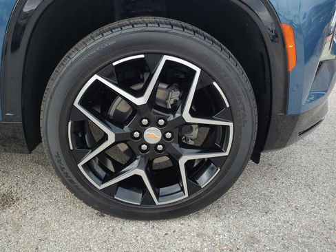 Used 2026 Chevrolet Traverse High Country w/ LPO, Floor Liner Package FWD image 33