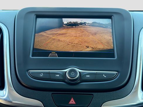 Used 2020 Chevrolet Equinox LS w/ LS Convenience Package image 30