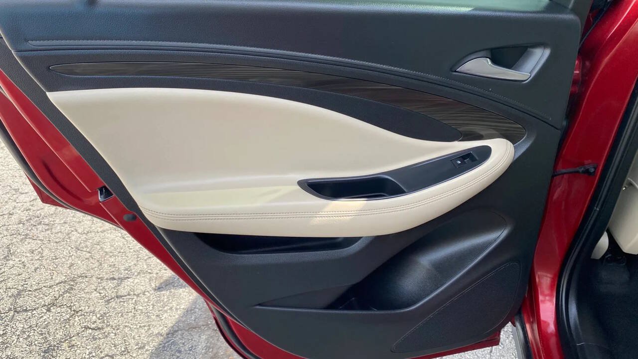 Used 2019 Buick Envision Essence AWD/4WD image 24