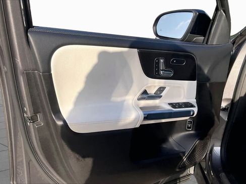 Used 2020 Mercedes-Benz GLB 250 image 22