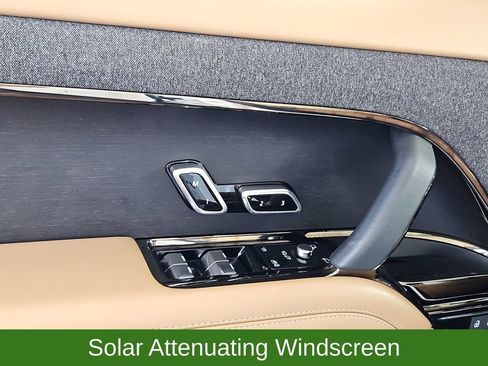 Used 2025 Land Rover Range Rover Sport SE AWD/4WD image 26