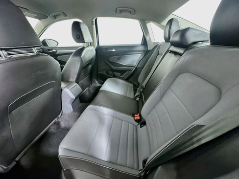 Used 2025 Volkswagen Jetta SE FWD image 25
