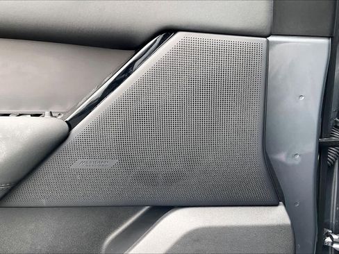 Used 2025 Land Rover Range Rover Velar Dynamic SE image 36