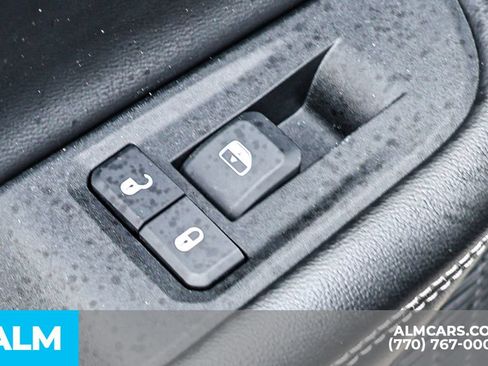 Used 2025 Jeep Grand Cherokee Altitude AWD/4WD image 50
