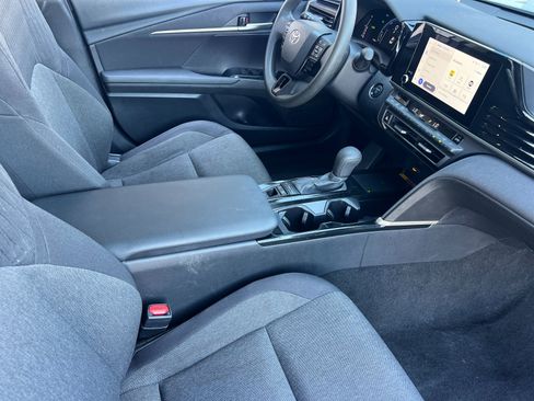 Used 2025 Toyota Camry LE FWD image 15