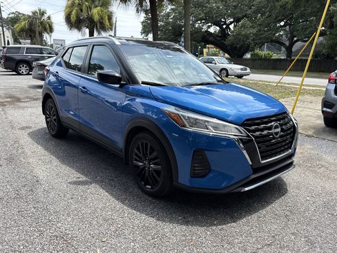 Used 2023 Nissan Kicks SV FWD image 11