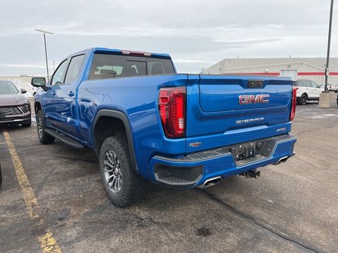 Used 2022 GMC Sierra 1500 AT4 w/ AT4 Premium Package image 3