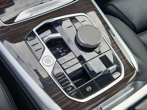 Certified 2024 BMW X7 xDrive40i AWD/4WD image 25