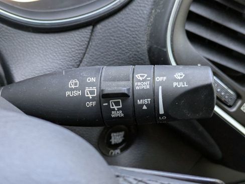 Used 2020 Jeep Cherokee Trailhawk w/ Technology Group image 38