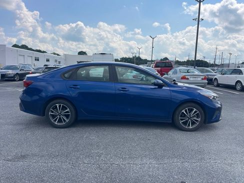 Used 2023 Kia Forte LXS w/ LXS Technology Package FWD image 6