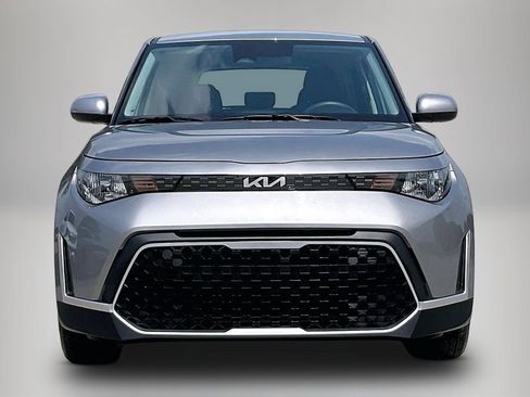 Used 2025 Kia Soul LX w/ LX Technology Package FWD image 3