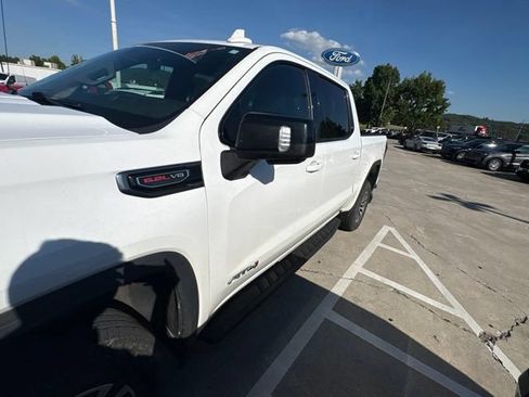 Used 2021 GMC Sierra 1500 AT4 w/ AT4 Premium Package AWD/4WD image 8