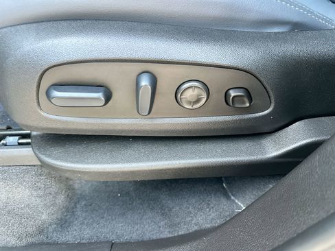 Used 2024 Buick Enclave Premium image 12