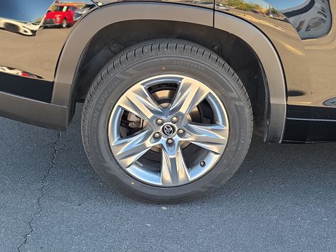 Used 2019 Toyota Highlander Limited image 10