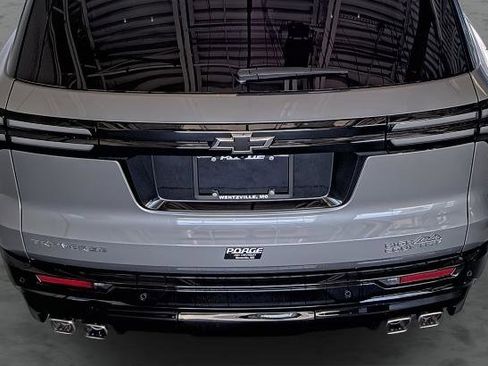 New 2026 Chevrolet Traverse High Country FWD image 12