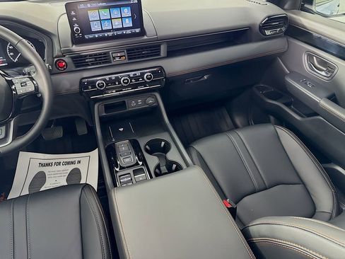 New 2025 Honda Pilot TrailSport image 30