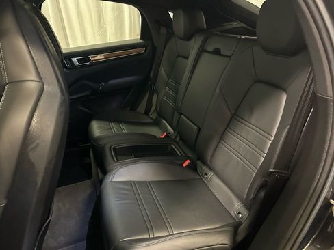 Certified 2022 Porsche Cayenne image 27