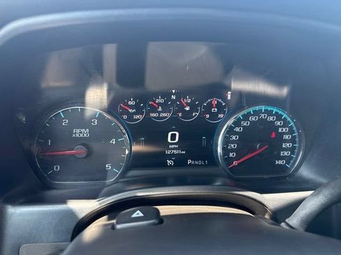 Used 2018 GMC Sierra 2500 Denali w/ Duramax Plus Package AWD/4WD image 32
