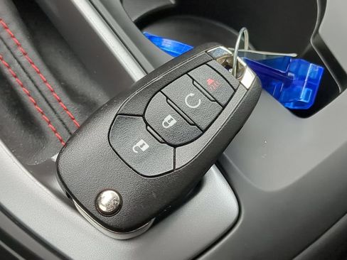 Used 2024 Chevrolet Trax RS w/ Driver Confidence Package FWD image 32