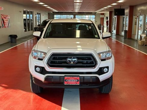 Certified 2022 Toyota Tacoma SR5 w/ Black Out Package (TMS) AWD/4WD image 8
