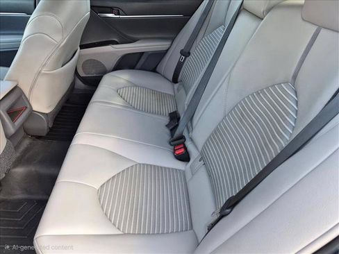 Used 2020 Toyota Camry SE FWD image 16