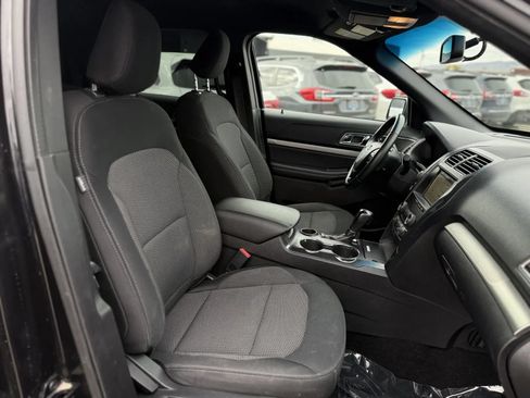Used 2019 Ford Explorer XLT w/ Equipment Group 201A FWD image 20