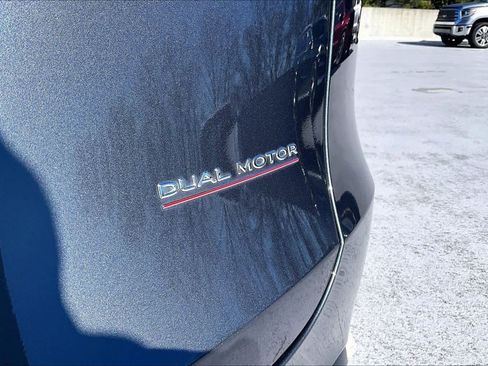 Used 2023 Tesla Model Y Long Range image 30