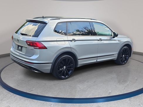 Used 2021 Volkswagen Tiguan SE R-Line AWD/4WD image 5