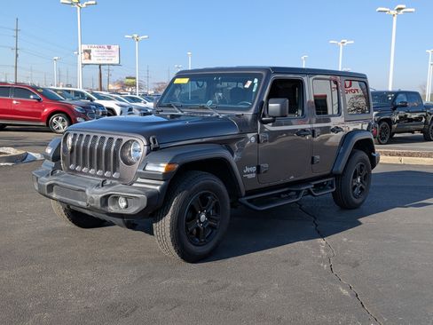 Used 2018 Jeep Wrangler Unlimited Sport S image 4