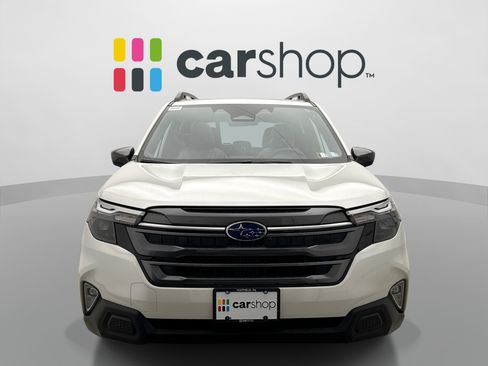 Used 2025 Subaru Forester Premium AWD/4WD image 8