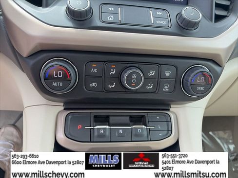 Used 2023 GMC Acadia Denali w/ Denali Ultimate Package AWD/4WD image 16